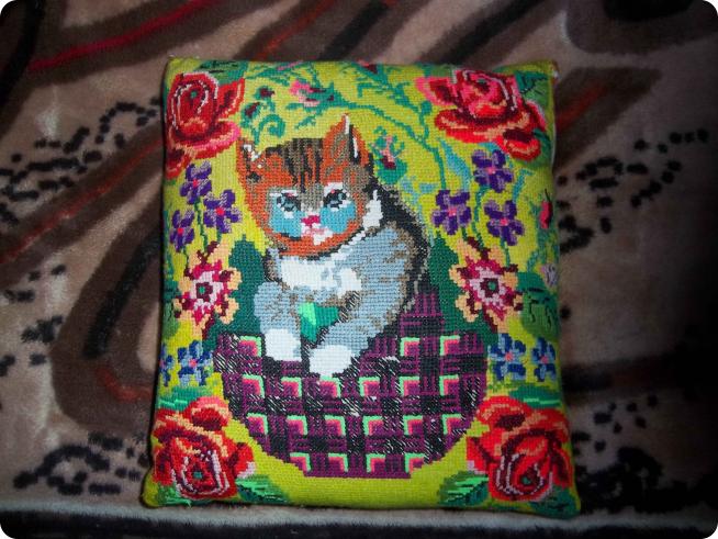 вышивание подушек